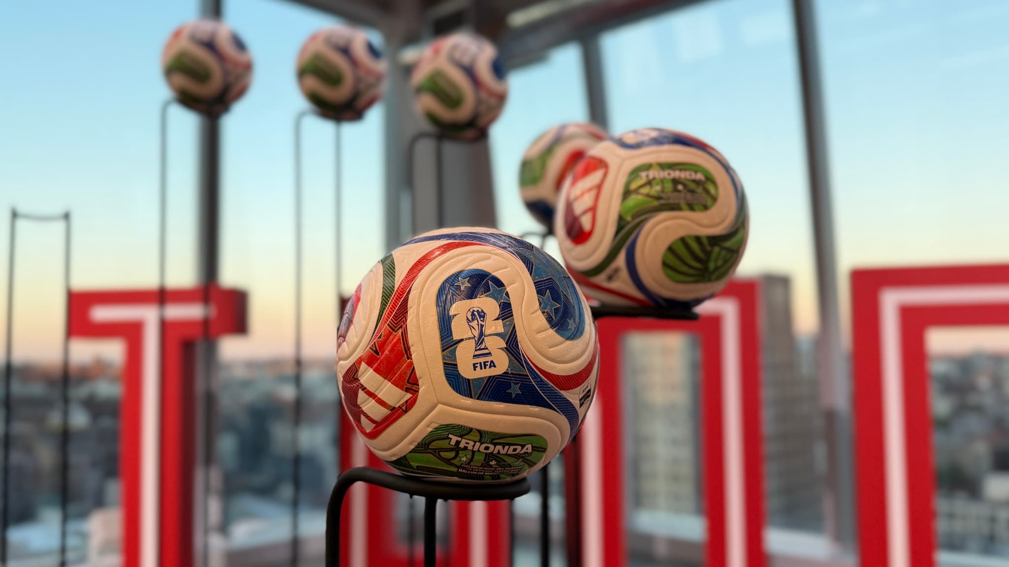 TRIONDA, DÉCOUVREZ LE BALLON CONNECTÉ DE LA COUPE DU MONDE 2026 QUI VEUT DIMINUER LA PRESSION SUR LES ARBITRES