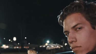 Joseph Baena, le fils d’Arnold Schwarzenegger, refait la scène du bar de "Terminator 2"
