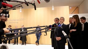Carla Bruni et Nicolas Sarkozy devant la presse après la condamnation de l'ancien président de la République