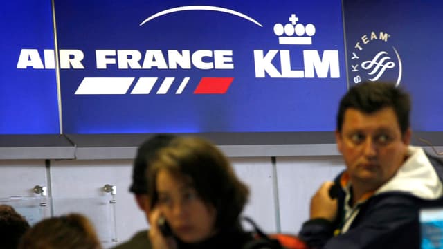 Une pétition circule, parmi le personnel d'Air France, pour demander à la direction de cesser les liaisons avec les pays touchés par Ebola. (Photo d'illustration)