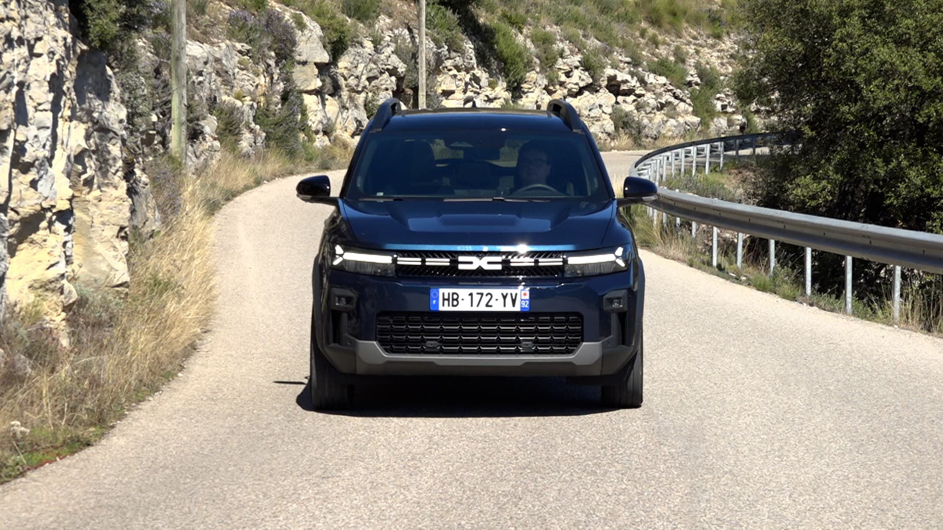 Ce Bigster mesure 4,57 mètres de long, ce qui en fait le plus grand modèle de la gamme Dacia.