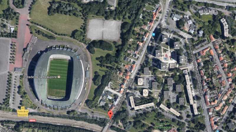 Le mur était situé Avenue de la gare Saint Joseph à Nantes, à proximité du stade de la Beajoire.