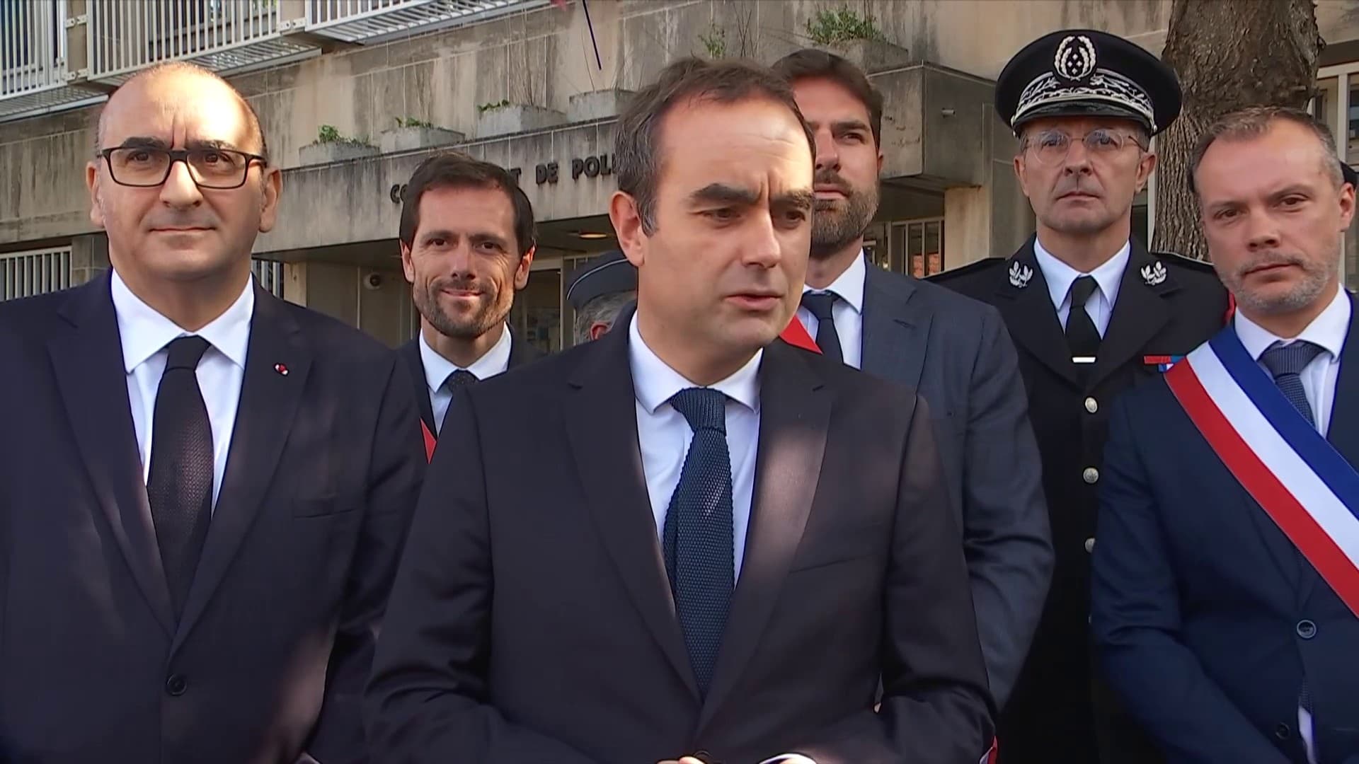 "PAS BEAUCOUP DE CANDIDATS": SÉBASTIEN LECORNU REVIENT SUR SA RECONDUCTION À MATIGNON ET AFFIRME N'AVOIR "PAS D'AUTRE AMBITION"