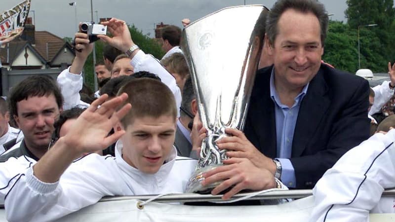 Steven Gerrard et Gérard Houllier en 2001