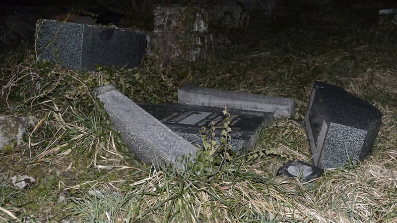Les tombes ont été profanées dans le cimetière juif de Sarre-Union, dans le Bas-Rhin.