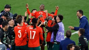 Nuno Mendes porté en triomphe après le sacre du Portugal en Ligue des nations, 8 juin 2025