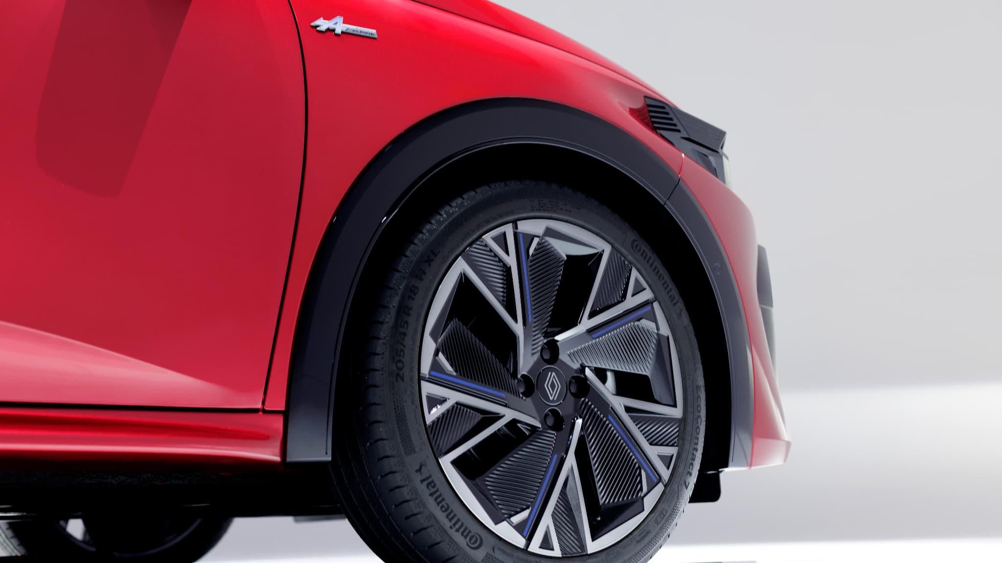 The new Clio with the 18 -inch tires of the "Alpine Spirit" version. The new Clio with the 18 -inch tires of the "Alpine Spirit" version.