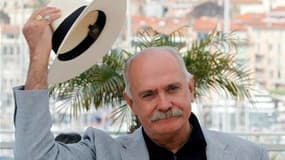 Le cinéaste russe Nikita Mikhalkov, réalisateur du film à grand spectacle "L'Exode - Soleil trompeur 2" présenté samedi au festival de Cannes, s'est employé à minimiser la portée d'une pétition lancée contre lui dans le monde du cinéma russe. /Photo prise