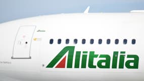 Un avion de la compagnie aérienne italienne Alitalia. (image d'illustration)