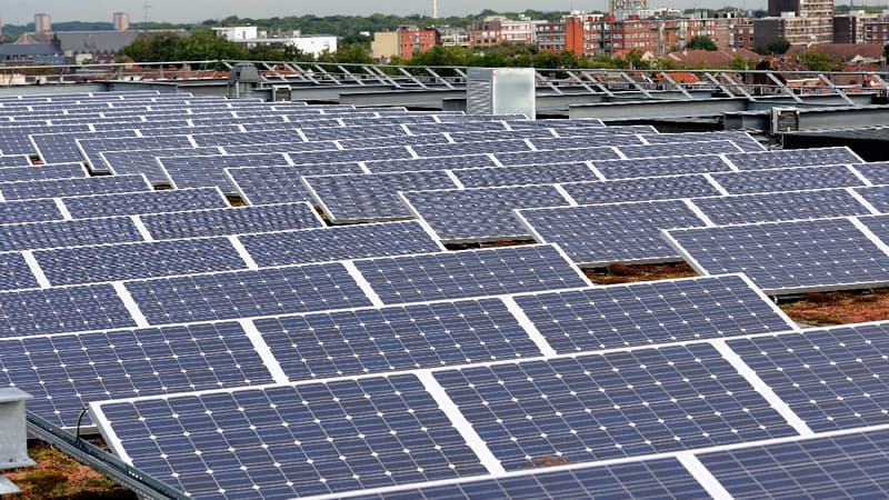 L'organisme agréé par l'État pour collecter les panneaux photovoltaïques usagés a confié à Veolia le soin de les recycler. (image d'illustration) 