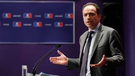 Jean-François Copé, patron de l'UMP, qui défend bec et ongles le débat de son parti sur la laïcité. Le parti présidentiel espère sortir dignement de ce débat controversé en formulant une série de propositions sur la neutralité des services publics notamme