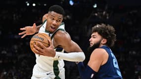 Giannis Antetokounmpo lors du match de pré-saison entre les Milwaukee Bucks et les Memphis Grizzlies (124-116)