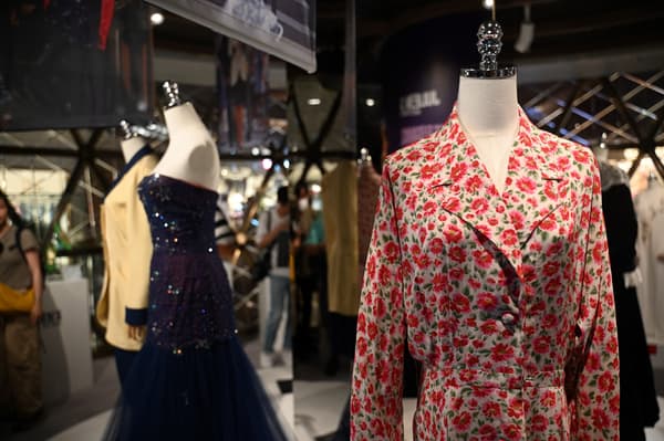 Des robes de la princesse Diana aux enchères par Julien's Auction