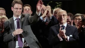 Le candidat PS Nicolas Mayer-Rossignol et le ministre de l'Intérieur Bernard Cazeneuve, lors d'un meeting le 8 décembre 2015 à Rouen