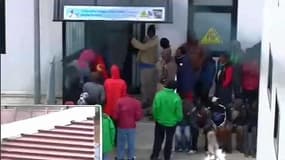 Italie: les migrants arrivent en masse à Lampedusa