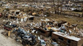 Une scène de dévastation le 14 décembre 2021, dans le Kentucky, après le passage de la tornade.