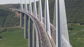 2460m sur le Viaduc de Millau