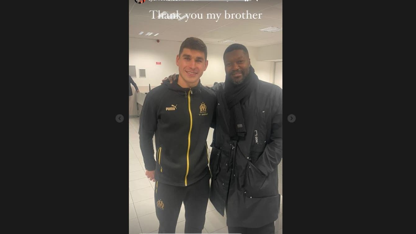 Ruslan Malinovskyi a offert son maillot à Djibril Cissé