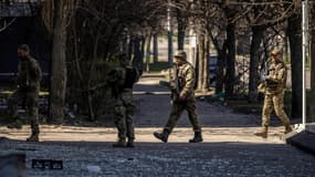 Des soldats ukrainiens à Severodonetsk, dans la région du Donbass, le 7 avril 2022