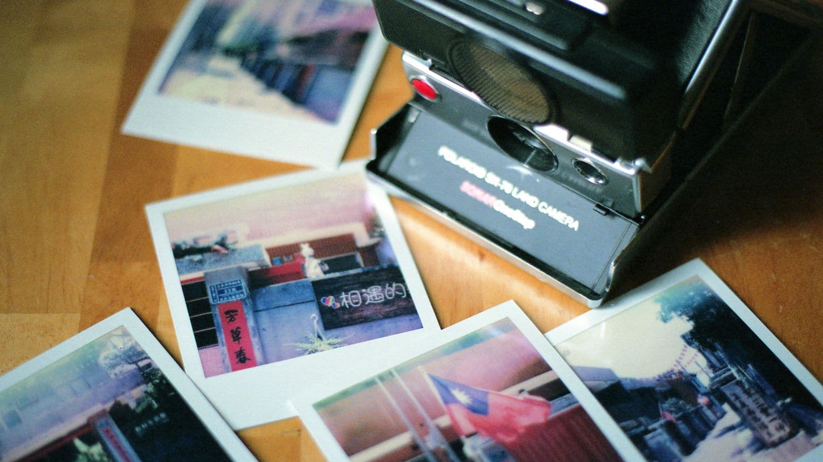 Appareil Photo Polaroid 500 Land Camera - Non Testé - Avec Mode D'emploi