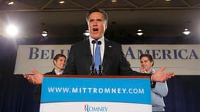 L'ancien gouverneur du Massachusetts Mitt Romney a remporté le caucus de l'Iowa, qui a donné mardi le coup d'envoi des primaires républicaines, avec une avance de seulement huit voix sur son plus proche rival, l'ancien sénateur Rick Santorum. /Photo prise