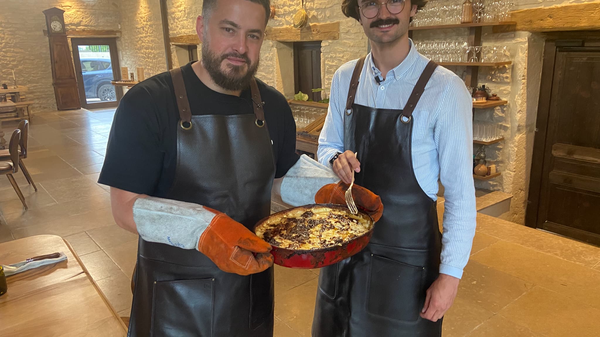 Le chef Romain Hubert et Arthur Blet.