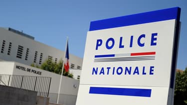 Entrée d'un commissariat
