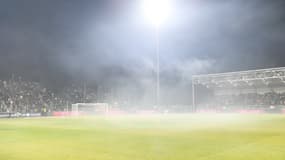 Le nuage de gaz lacrymogène avant Clermont-OM