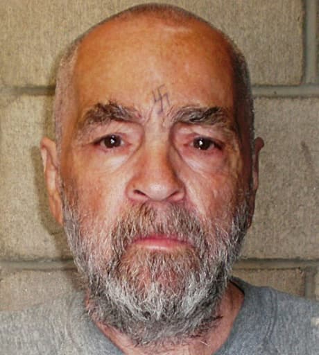 Photo fournie le 18 mars 2009 par la prison californienne de Corcoran du tueur Charles Manson Photo fournie le 18 mars 2009 par la prison californienne de Corcoran du tueur Charles Manson
