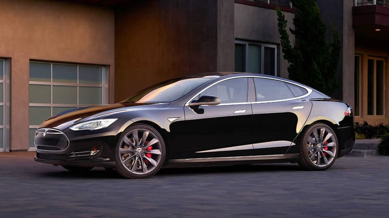 Tesla travaillerait sur la P100D, nouvelle version encore plus puissante de la Model S, selon un échange de tweets entre Elon Musk et un développeur, Jason Hughes.