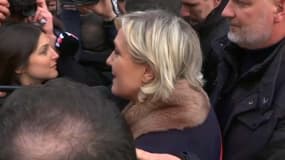Marche pour Mireille Knoll: "Nous sommes à notre place, quoiqu’en disent certains", déclare Marine Le Pen