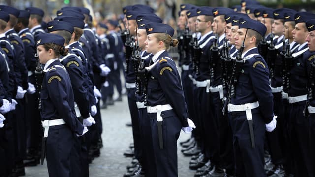 Soldats français lors d'un défilé du 11-Novembre (photo d'illustration)
