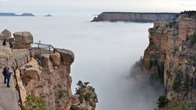 Le Grand Canyon s'est montré sous un nouveau jour, remplit de nuages, le jeudi 11 décembre 2014. 