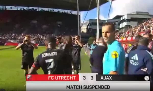 Le match Utrecht-Ajax interrompu le 22 octobre 2023.