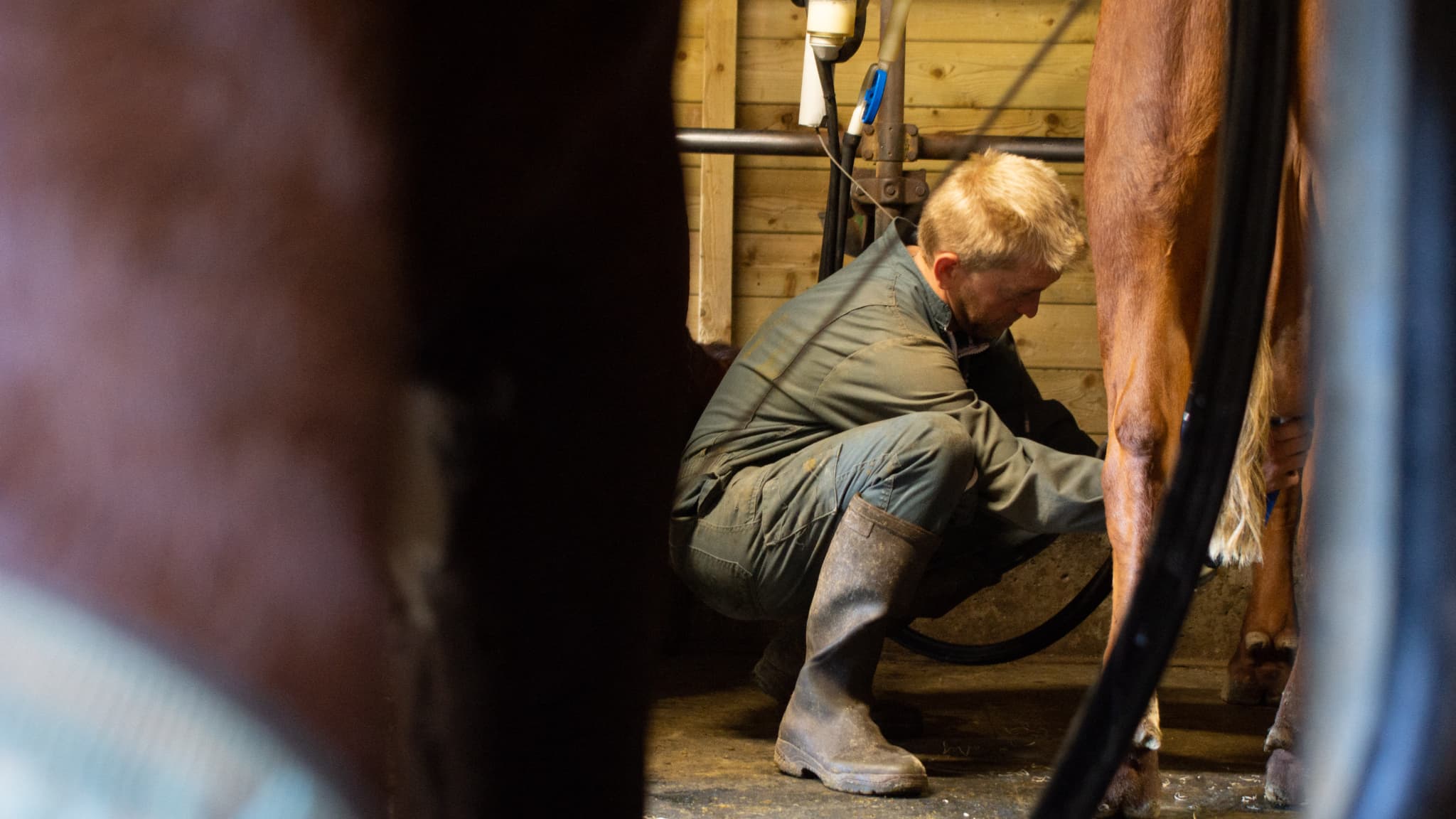 Ein Reblochon gU-Käsehersteller in La Clusaz, Haute-Savoie, am 27. Juli 2022.