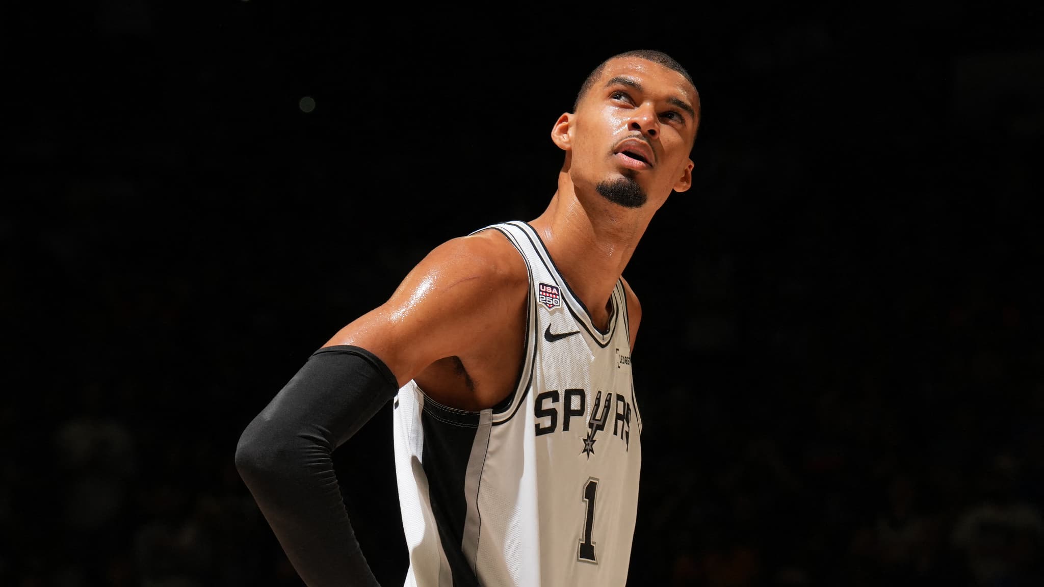 NBA: coup de coude, commotion cérébrale, pronostics déjoués… le récit épique de la première campagne de playoffs de Wembanyama