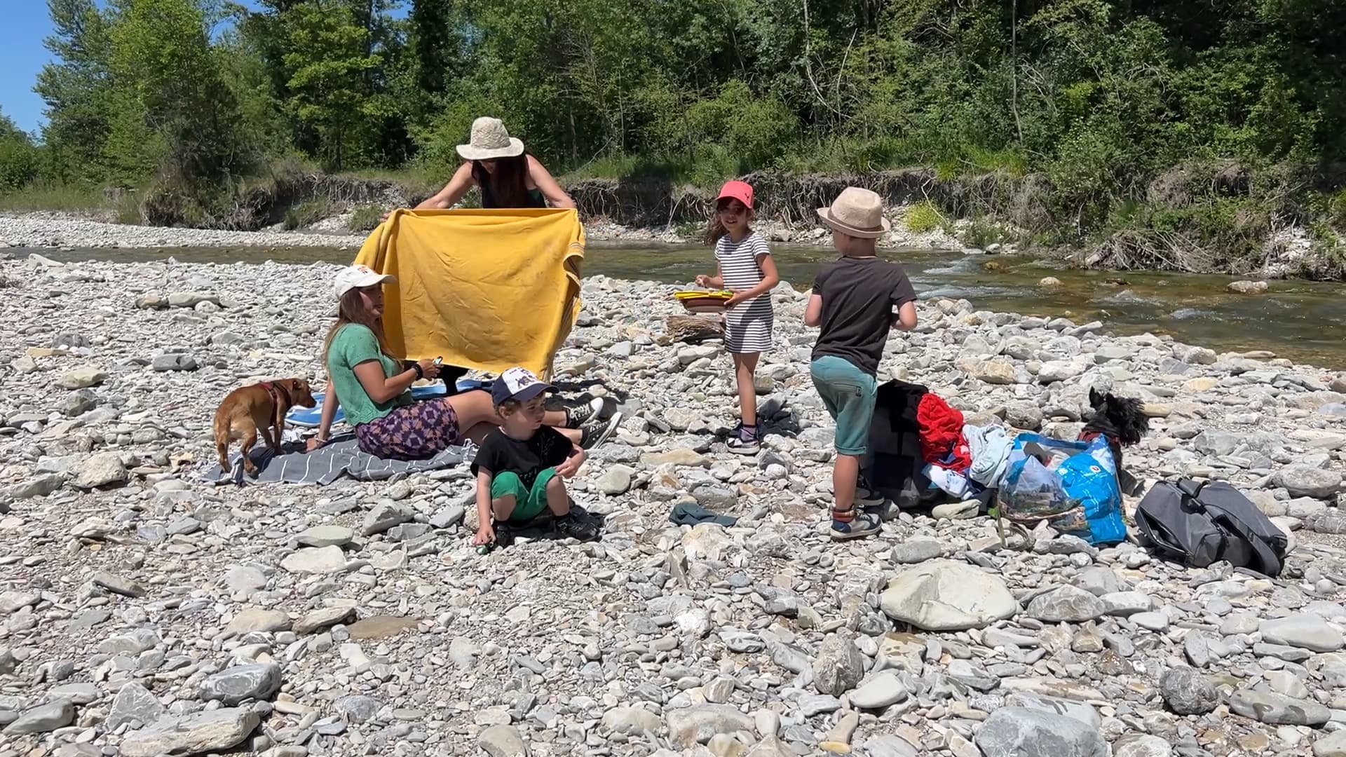 Sisteron: les habitants et touristes à l'affût des bons plans pour faire face à la vague de chaleur