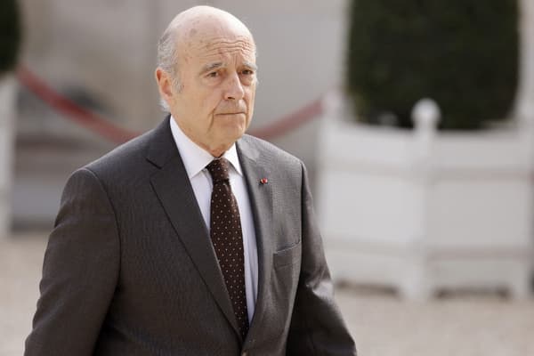 L'ancien Premier ministre et membre du Conseil constitutionnel, Alain Juppé, le 7 mai 2022 à l'Élysée. L'ancien Premier ministre et membre du Conseil constitutionnel, Alain Juppé, le 7 mai 2022 à l'Élysée.