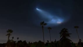 Non, ce n'est pas un ovni qui a traversé dimanche le ciel californien... mais la fusée Space X