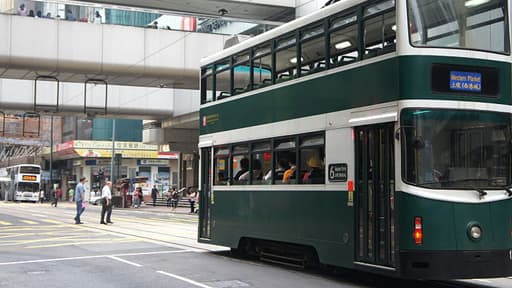 Un tram-train hong-kongais a déraillé et fait près de 50 victimes