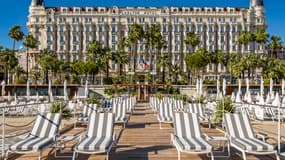 La façade de l'hôtel Carlton à Cannes.