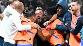 La joie de Roberto De Zerbi et des joueurs marseillais après la victoire à Lyon (2-3, L1), le 22 septembre 2024