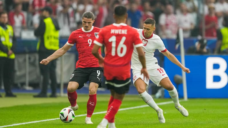 Marcel Sabitzer et Przemyslaw Frankowski lors de Pologne-Autriche à l'Euro, 21 juin 2024