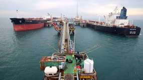 Si les majors pétrolières arrivent peu ou prou à résister tant bien que mal à la forte baisse des cours du brut, les groupes de services parapétroliers prennent l'impact de plein fouet. Posant question sur leur modèle économique même.