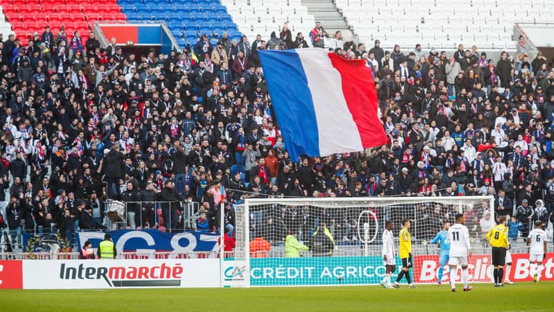 OL: les supporters ont chanté pour Juninho, récemment critiqué par Aulas
