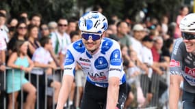 Jay Vine avec son maillot de meilleur grimpeur de la Vuelta 2025