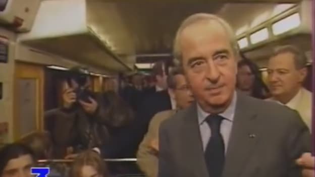 Edouard Balladur, parmi les voyageurs de la ligne 4.