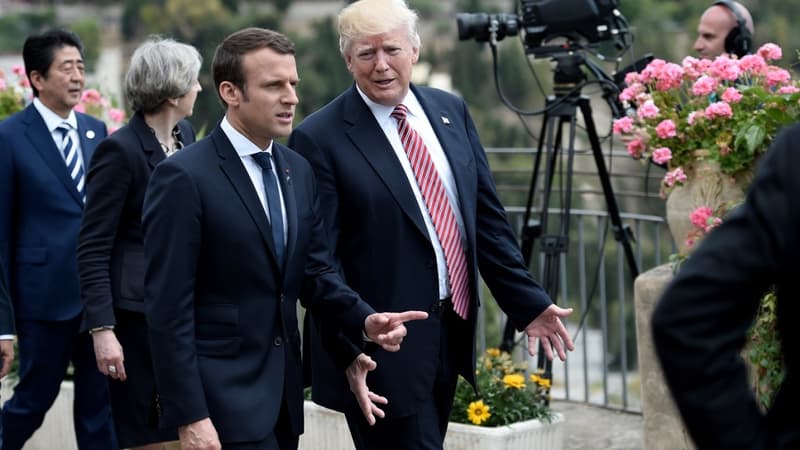 Emmanuel Macron et Donald Trump lors du sommet du G7 à Taormina, en Sicile, le 26 mai 2017. - STEPHANE DE SAKUTIN / POOL / AFP