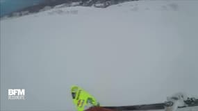 Au Japon, il descend les pistes en planche à voile