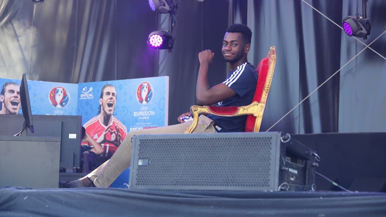 Malgré la défaite, le représentant français en finale, Antoine Choite, a gardé le sourire. Malgré la défaite, le représentant français en finale, Antoine Choite, a gardé le sourire.